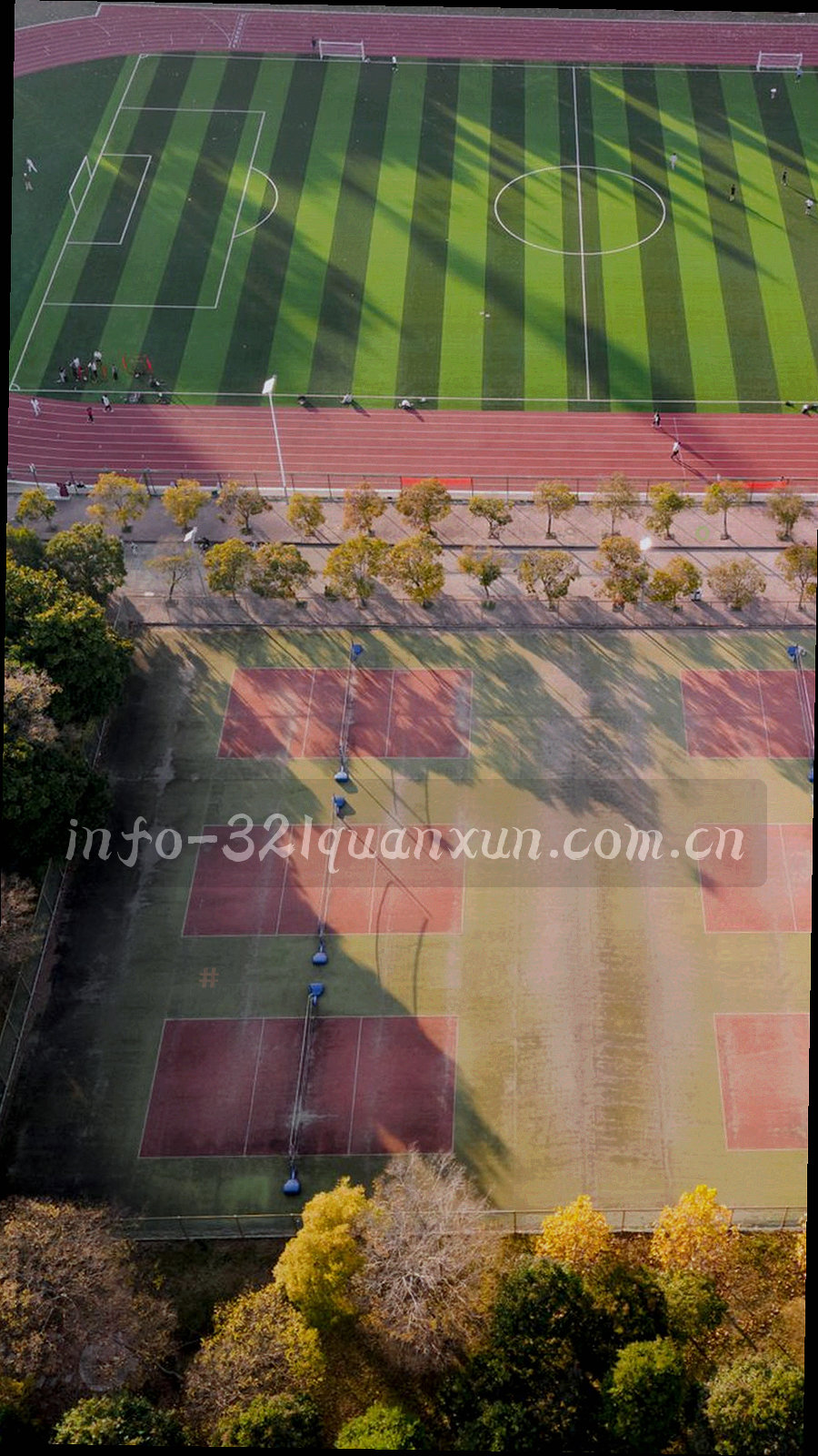 竖长矩形框内的文字行示意，表现段落宽度与行距节奏，不含任何可辨识标识